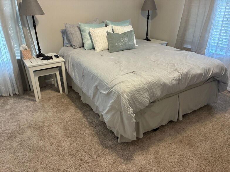 Building Photo - Room in Townhome on Hill Station Ct
