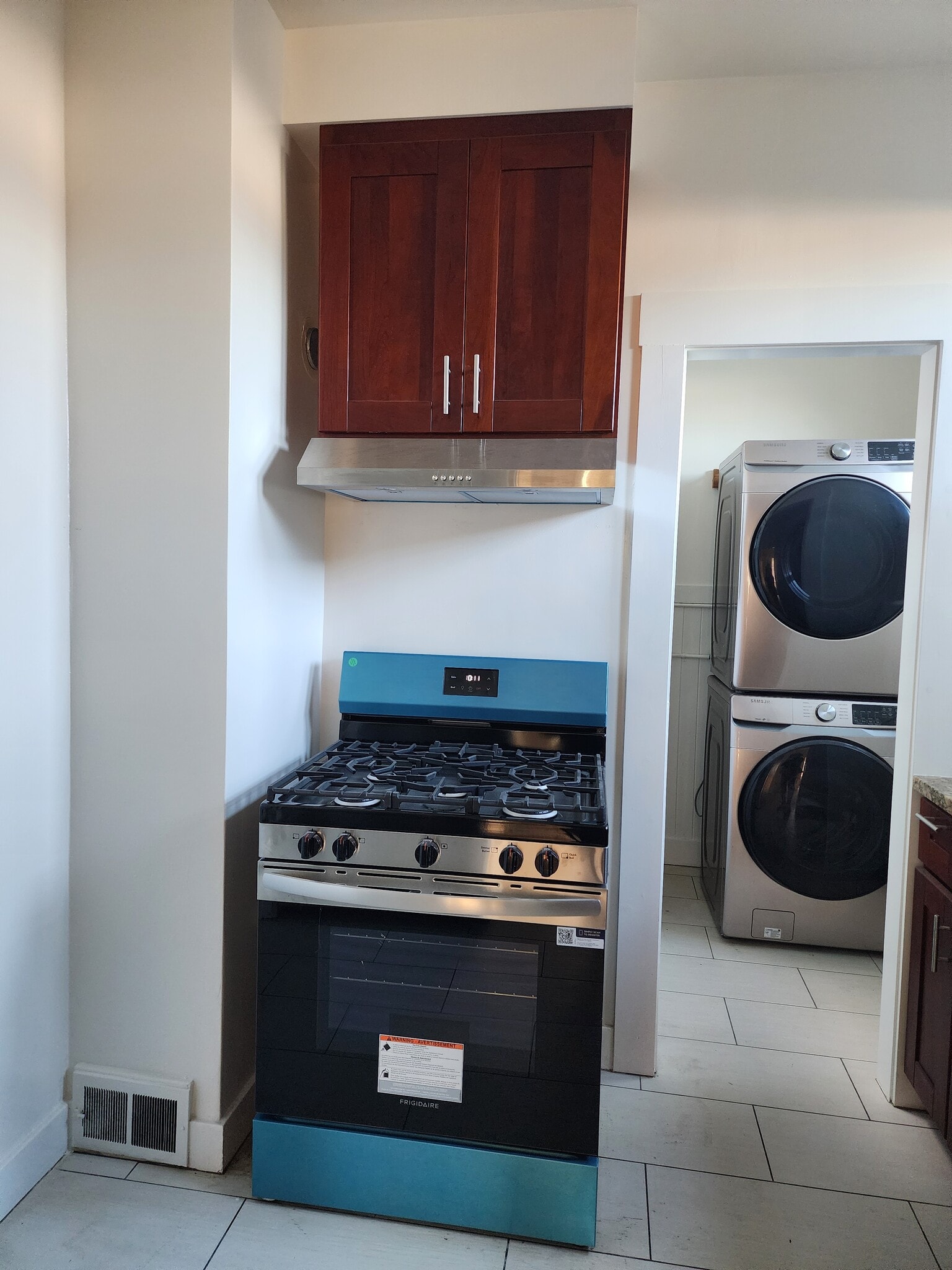 Building Photo - 521 18th Ave