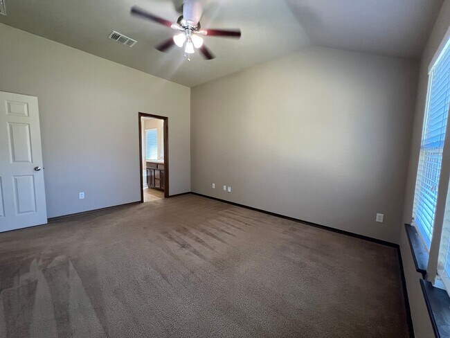 Building Photo - ?CHARMING EDMOND HOME IN THE VALENCIA NEIG...
