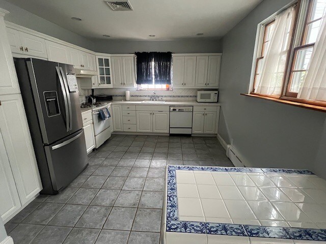 Huge expanded Kitchen, tons of storage - 2447 S 9th St