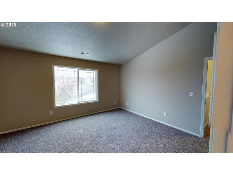 Primary Photo - 12811 NE 49TH WAY
