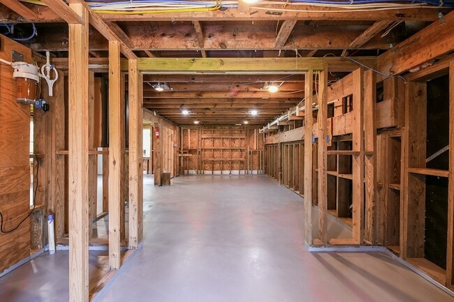 Building Photo - 9502 FM 1462 Rd