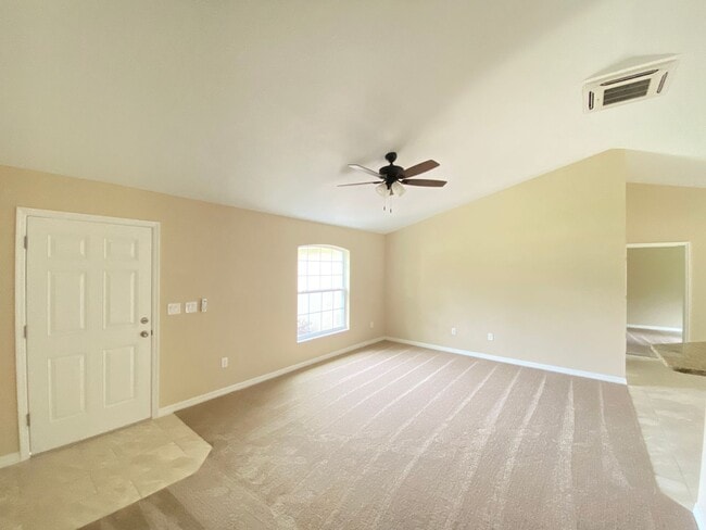 Building Photo - 6055 SW 155th St Rd