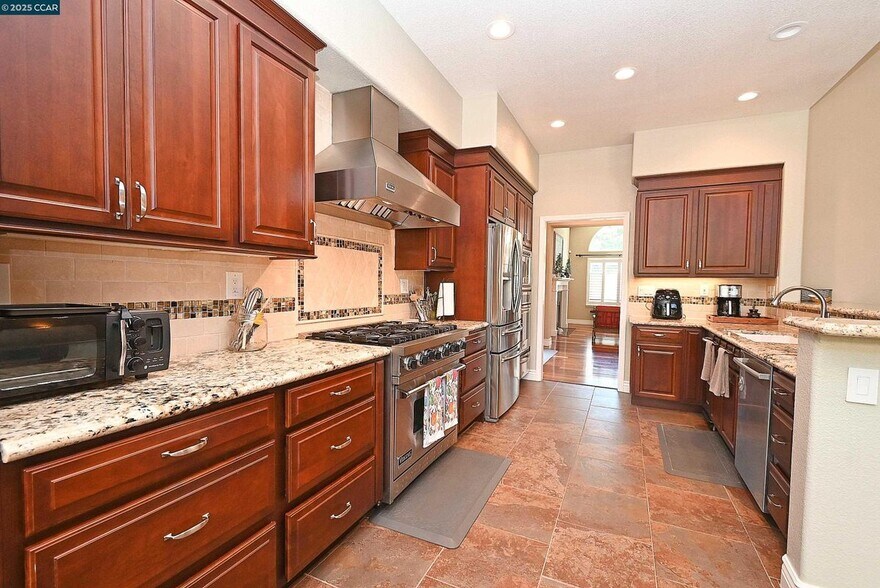 Building Photo - 800 Beaver Creek Ct