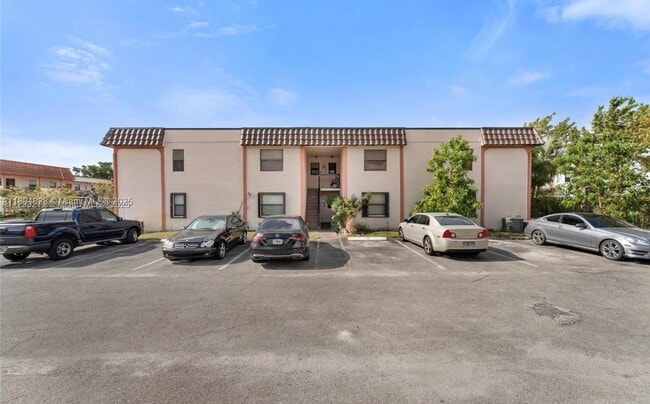 Primary Photo - $2,200MONTHLY;20730 NE 8TH CT #204-16