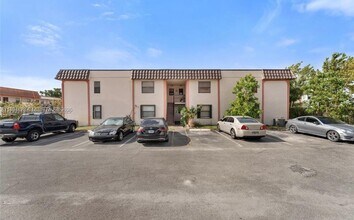 Building Photo - $2,200MONTHLY;20730 NE 8TH CT #204-16