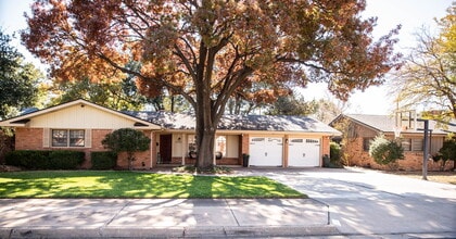Building Photo - Beautiful 3/2/2 in Central Lubbock