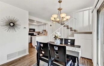 Building Photo - Sophisticated Space Designed for Comfort