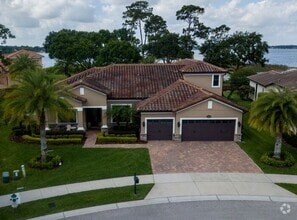 Building Photo - Beautiful 4 Bedroom/4 Bath in Belle Isle w...