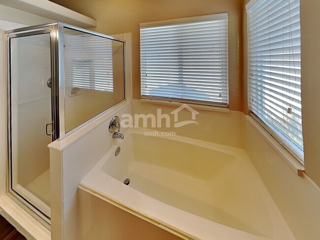 Building Photo - 2049 S Fremont Crest Ave W