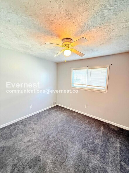 Building Photo - 9433 Sylvia St