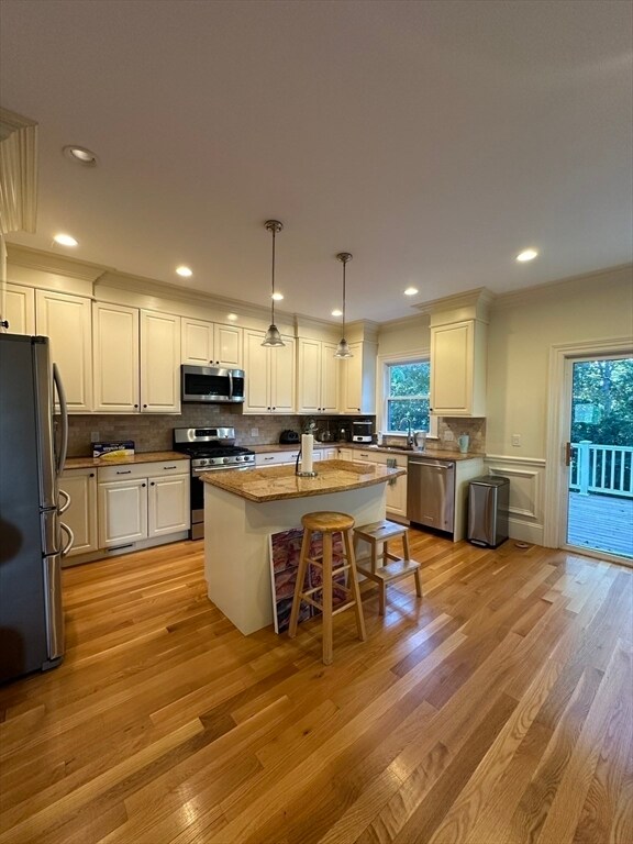 Building Photo - 191 Newtonville Ave