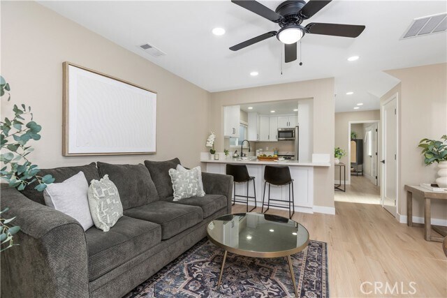 Building Photo - 755 S Brea Blvd