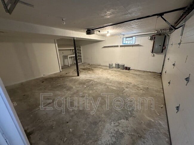 Building Photo - 6386 Taylor Rd