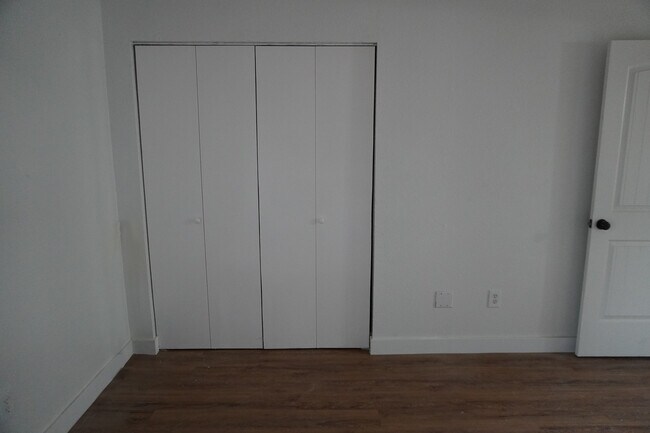 Master - 5204 Summer Dr