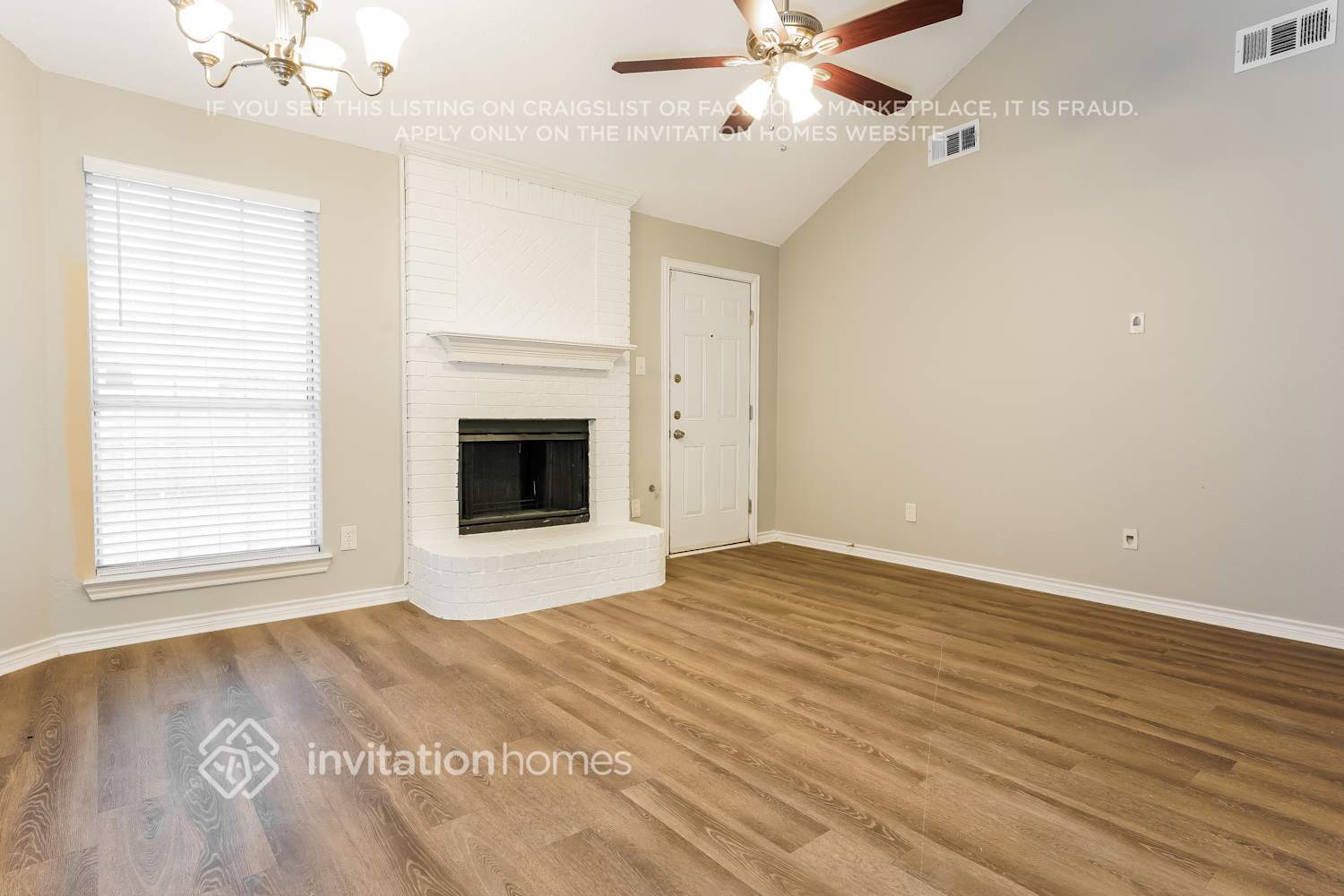 Building Photo - 1633 Summers Dr