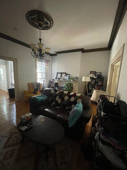 Primary Photo - 196 Central St