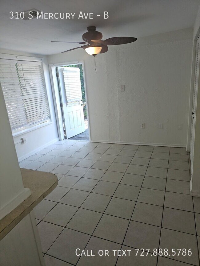 Building Photo - 310 S Mercury Ave