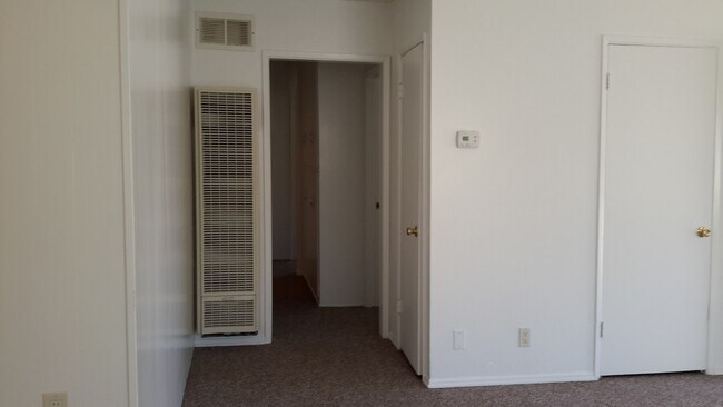 Building Photo - 131 Ramona Dr