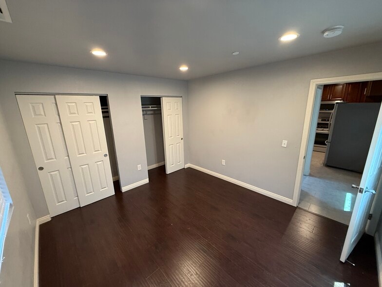Building Photo - 1493 W 47th St