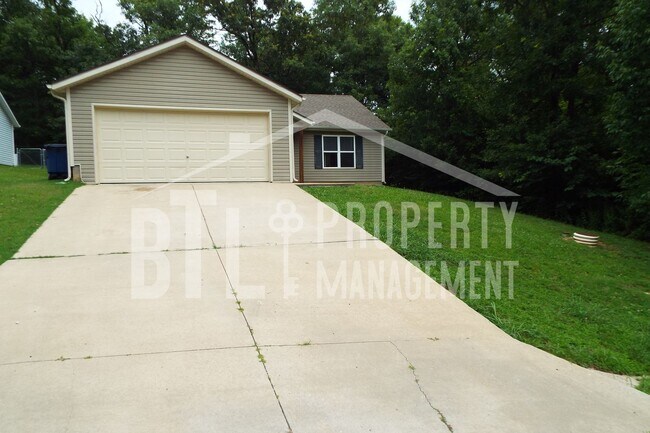 Building Photo - Perfect 3 Bedroom Home