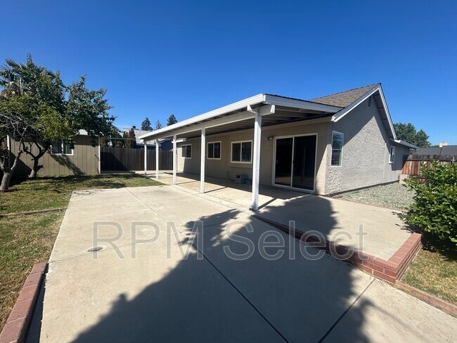 Building Photo - 5349 Vichy Cir