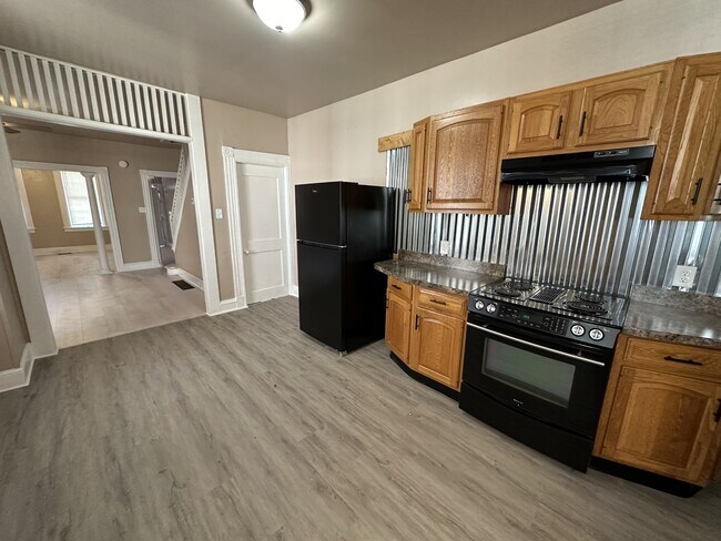 Building Photo - 356 Beaver St