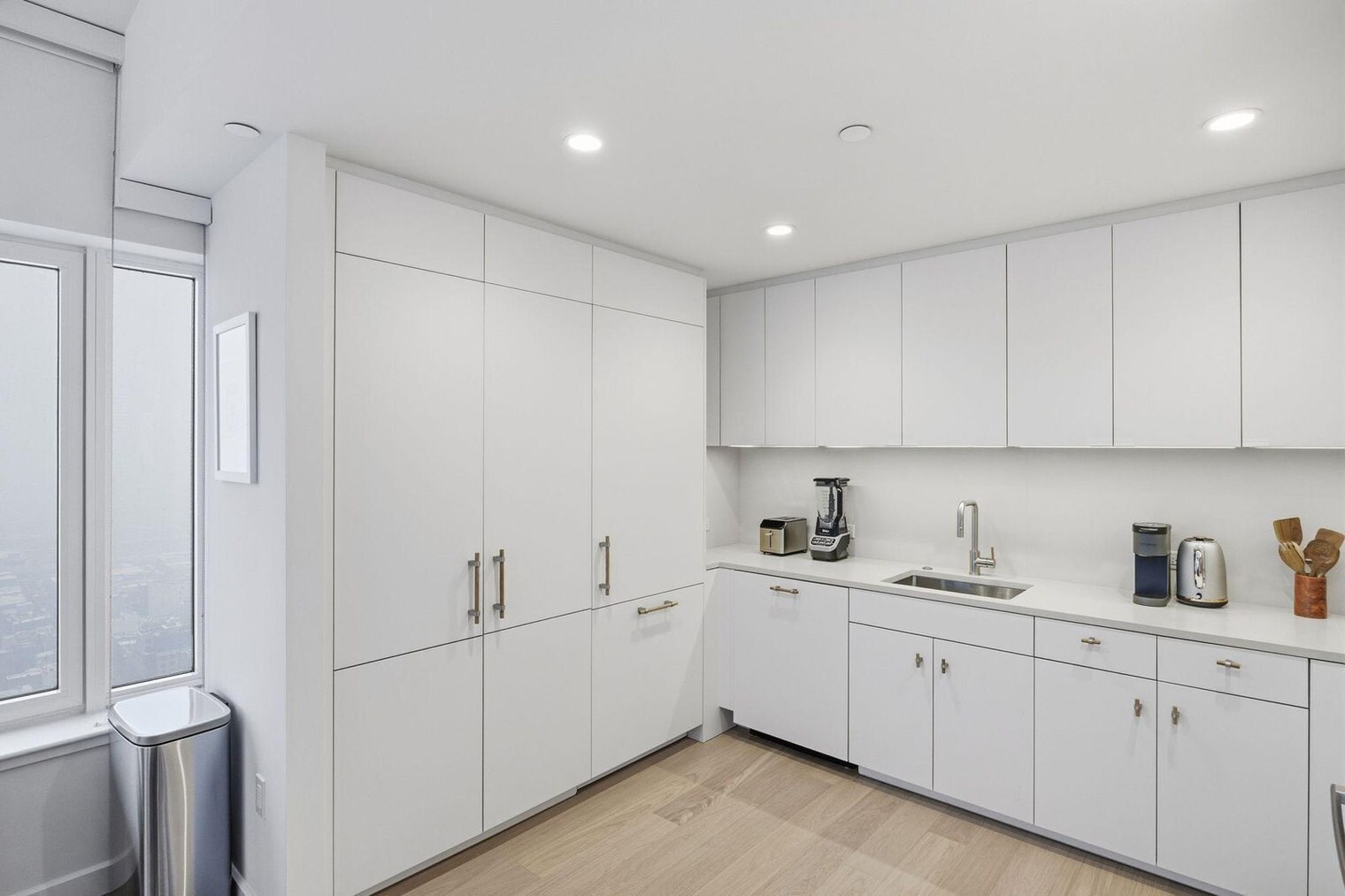 Building Photo - 16 Dupont St