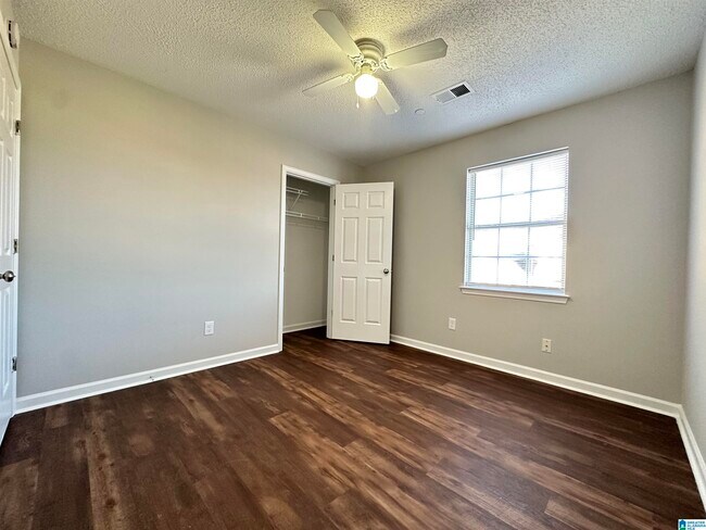 Building Photo - 759 3rd St NE