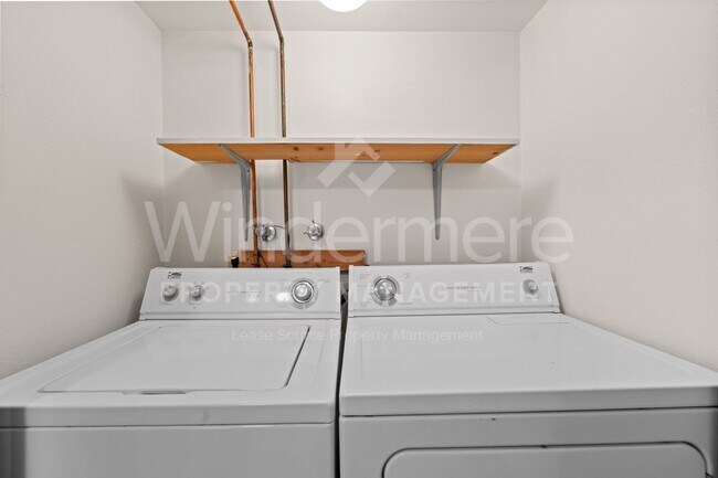 Building Photo - 2702 E 31st Ave