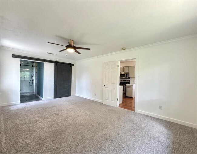 Building Photo - 1501 Greenfield Dr