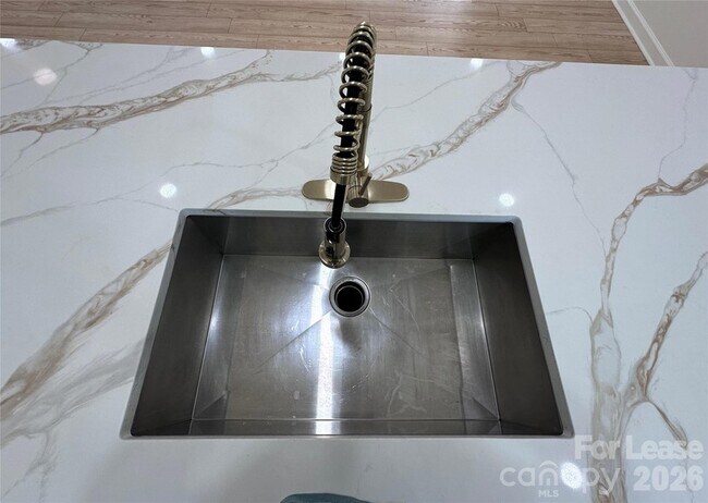 Building Photo - 732 Inwood Hill Dr