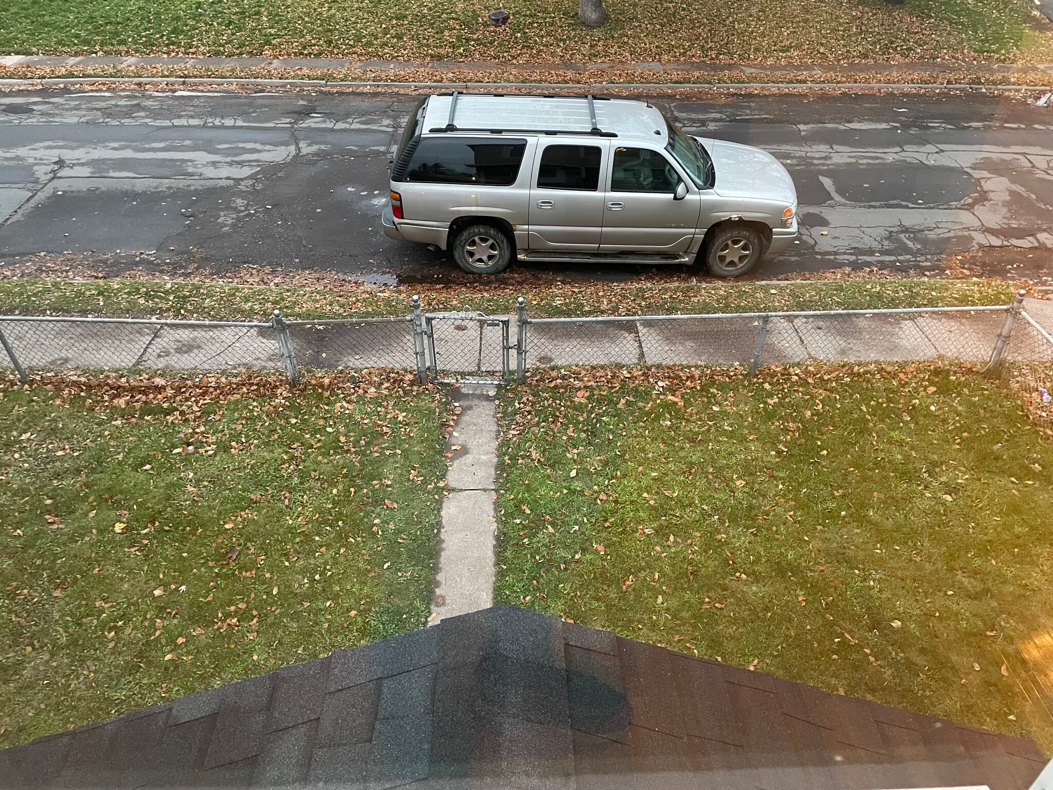 Building Photo - 320 E 5th St