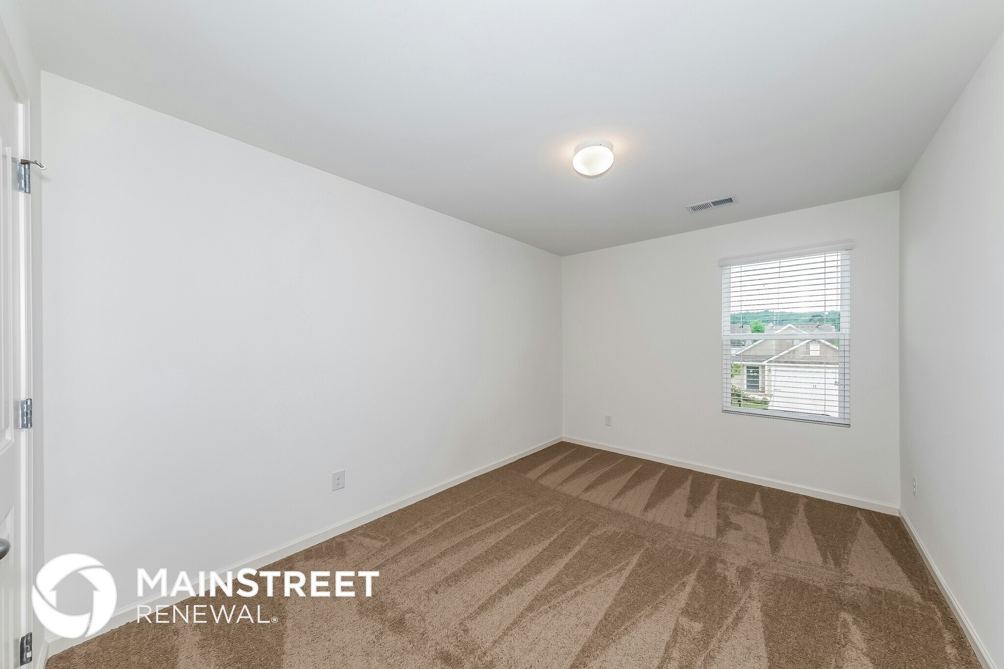 Building Photo - 940 Hawthorn Ln