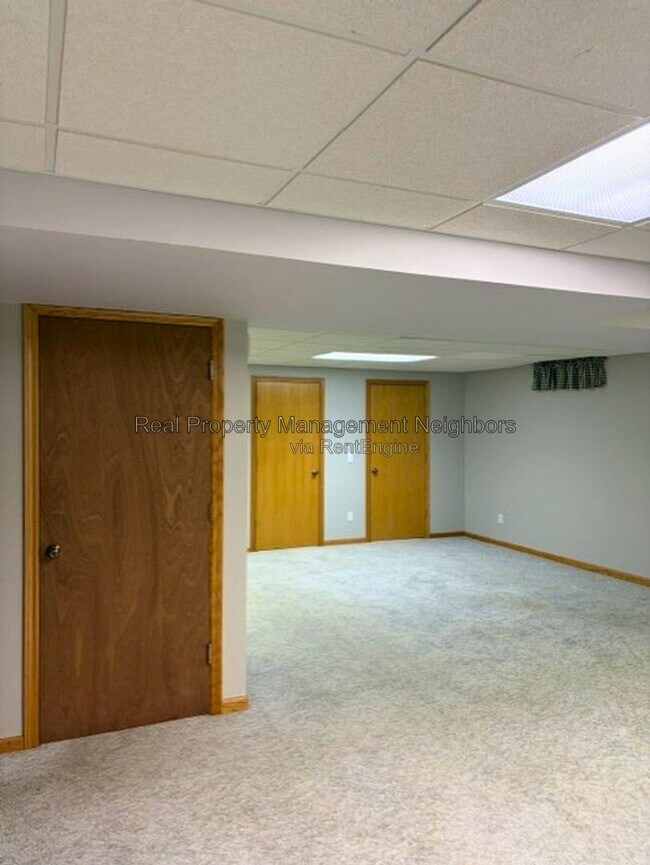 Building Photo - 1662 Klaver St SW