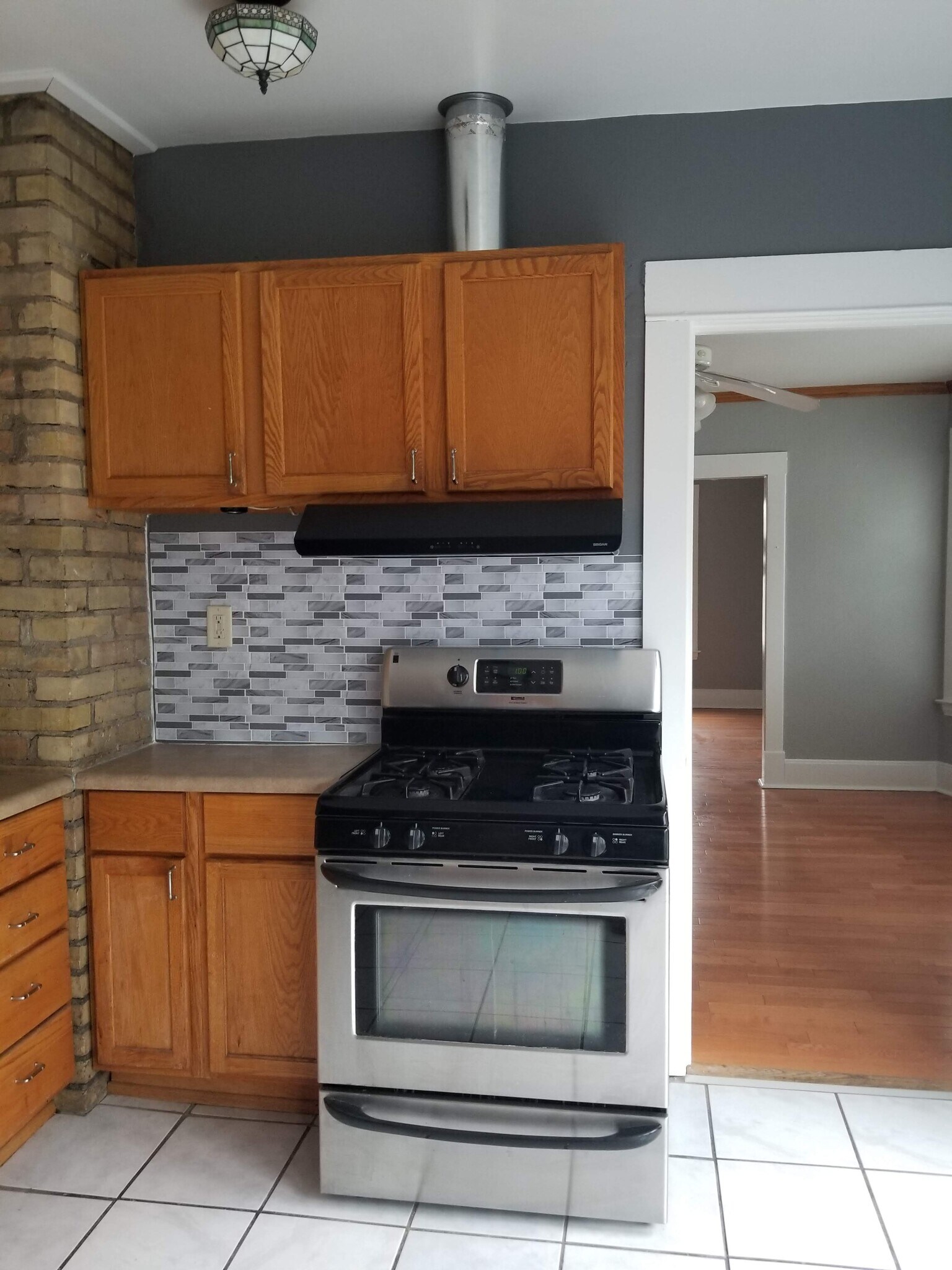 kitchen - 2208 27th Ave S