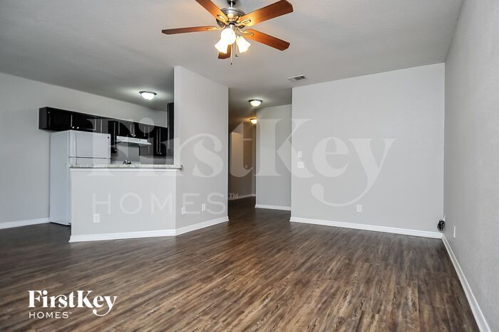 Building Photo - 8213 Gancedo Ave