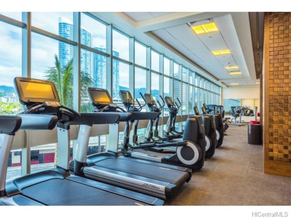 Building Photo - 1189 Waimanu St