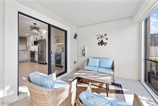 Building Photo - 12090 Kelly Greens Blvd