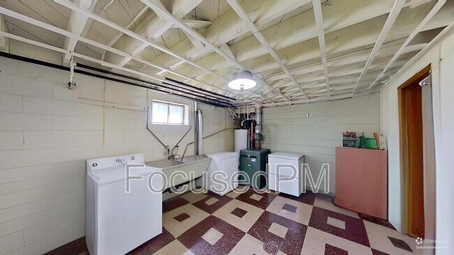 Building Photo - 4030 S Fox St