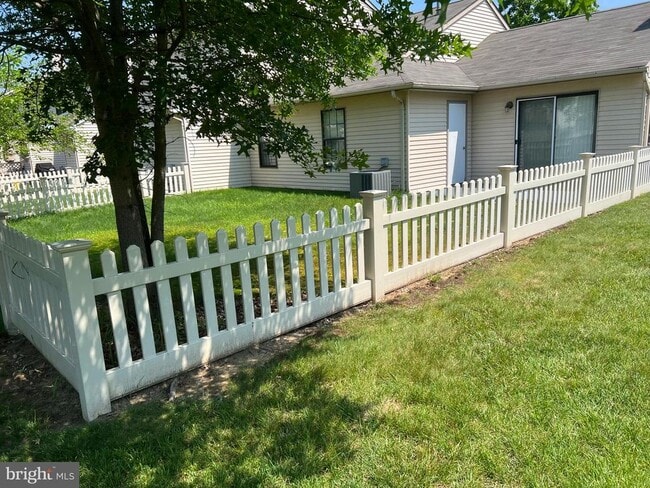 Building Photo - 17 Banbury Ct