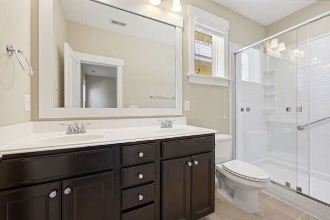 Building Photo - Three Bedroom Briar Chapel Beauty - Available June 1!