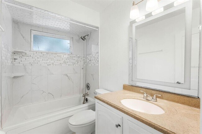 Building Photo - 119 Floral Ct
