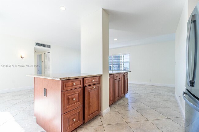 Building Photo - 121 Golden Isles Dr