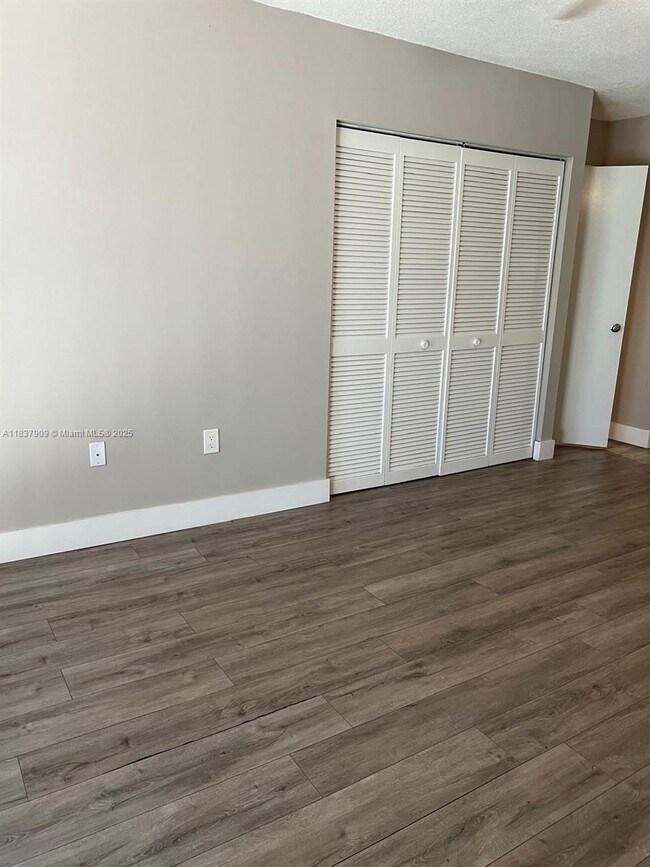 Building Photo - 3945 Adra Ave