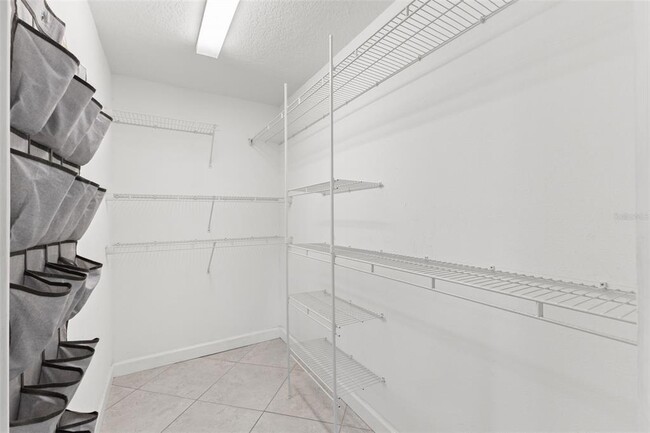 Building Photo - 3059 Hickory Dr