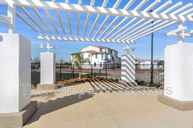 Building Photo - 4445 Rhone Walk