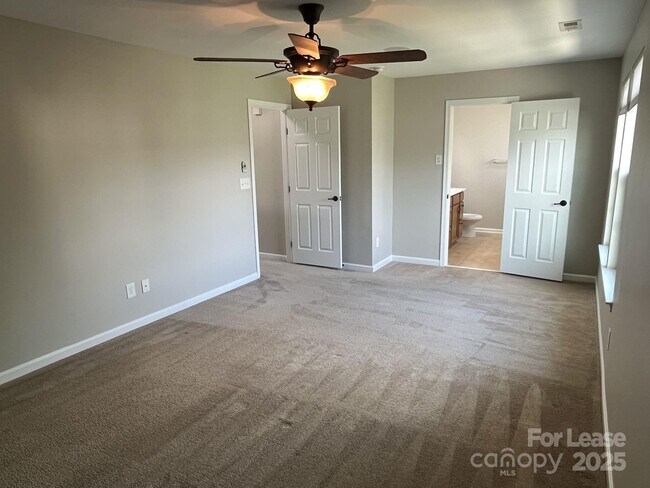 Building Photo - 10855 Tailwater St