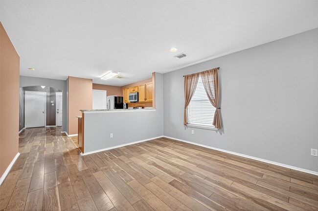 Building Photo - 2034 Wooded Oaks Dr