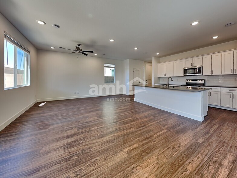Building Photo - 9171 Ribbon Mdw Ct